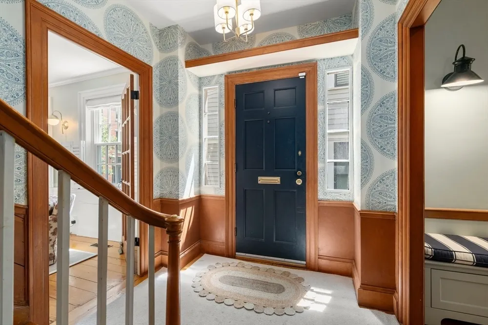 16 Cordis St, Boston, MA 02129