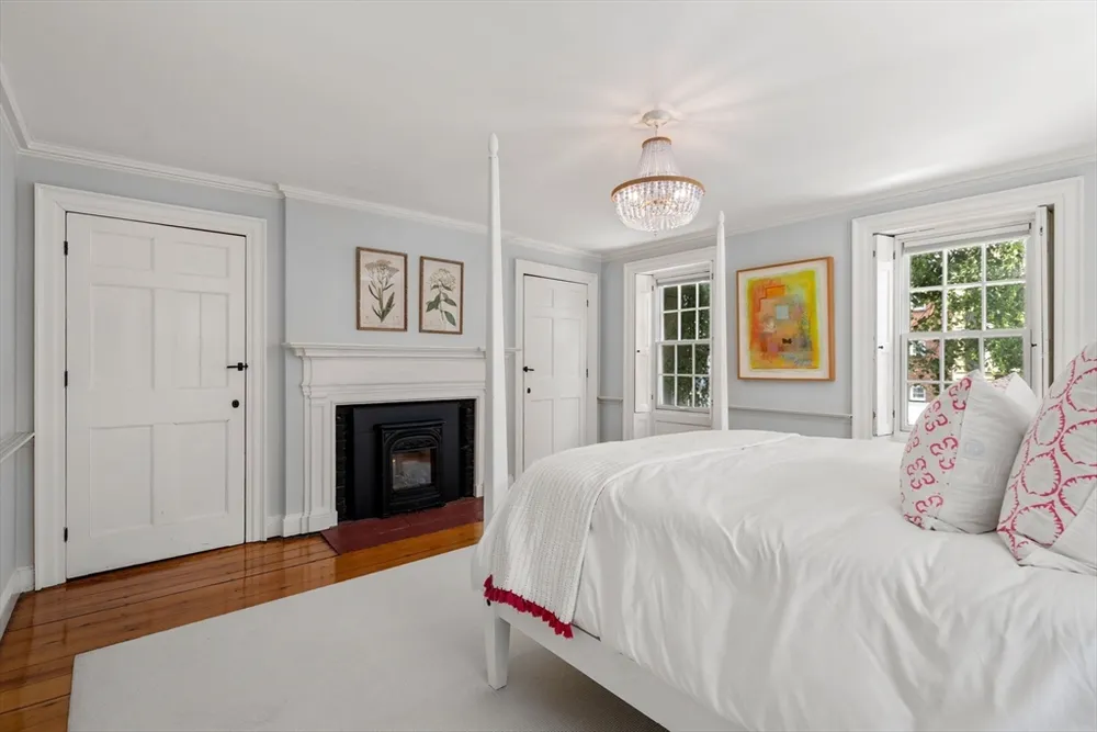 16 Cordis St, Boston, MA 02129