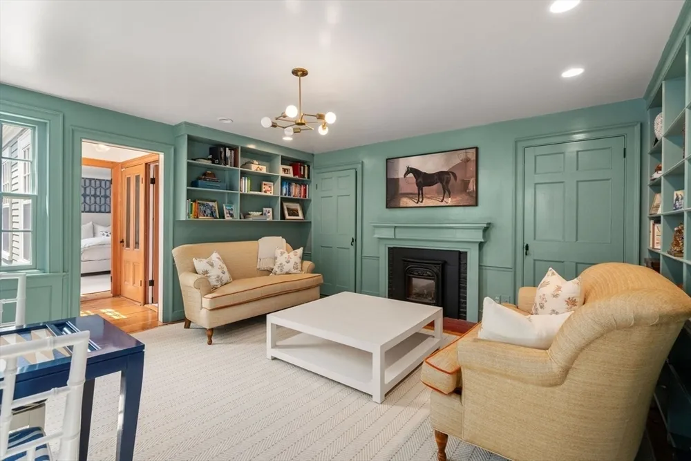 16 Cordis St, Boston, MA 02129