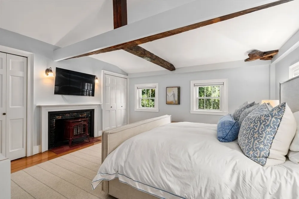 16 Cordis St, Boston, MA 02129