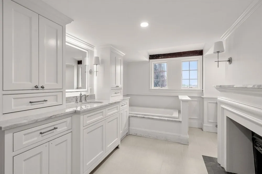 16 Cordis St, Boston, MA 02129