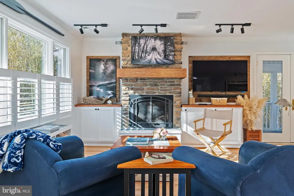 1812 Shore Dr, Annapolis, MD 21401