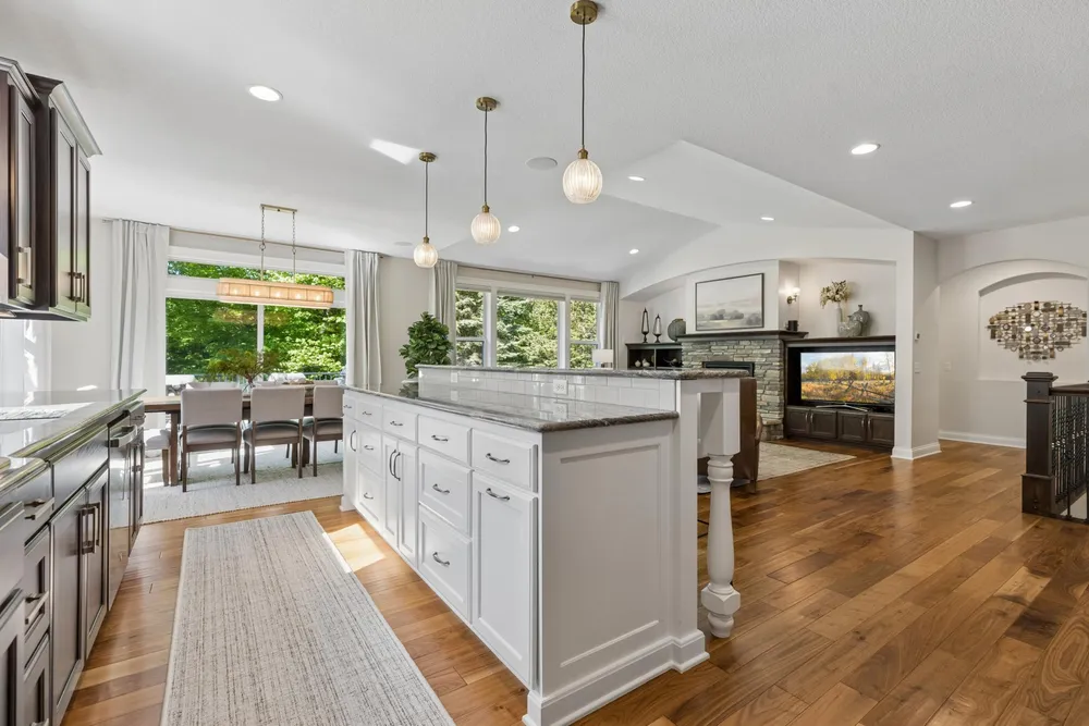 14 Beebe Ave, Mendota Heights, MN 55118