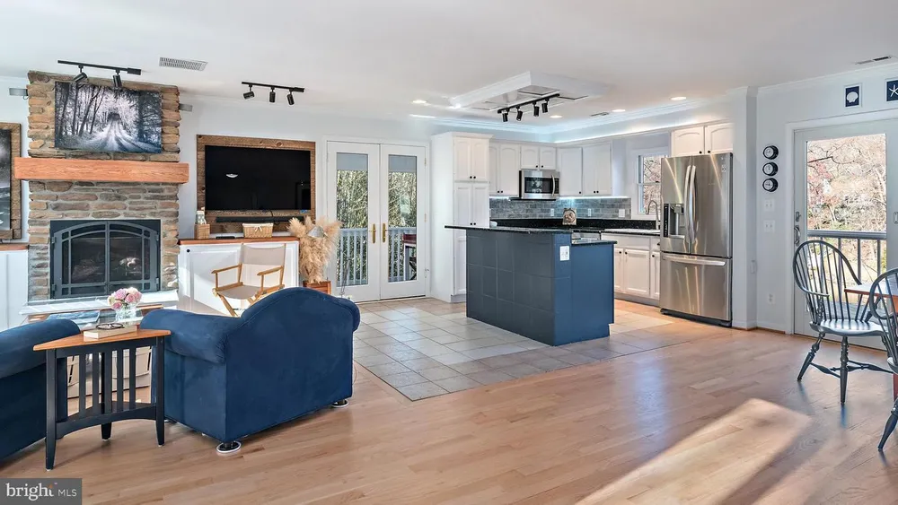 1812 Shore Dr, Annapolis, MD 21401
