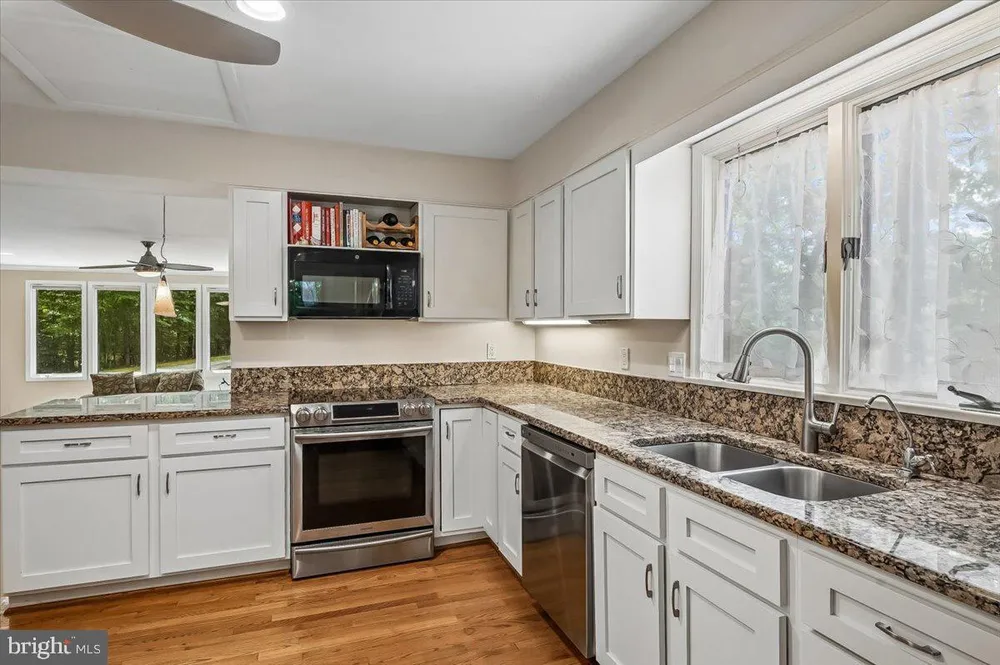 120 Kingswood Rd, Annapolis, MD 21401
