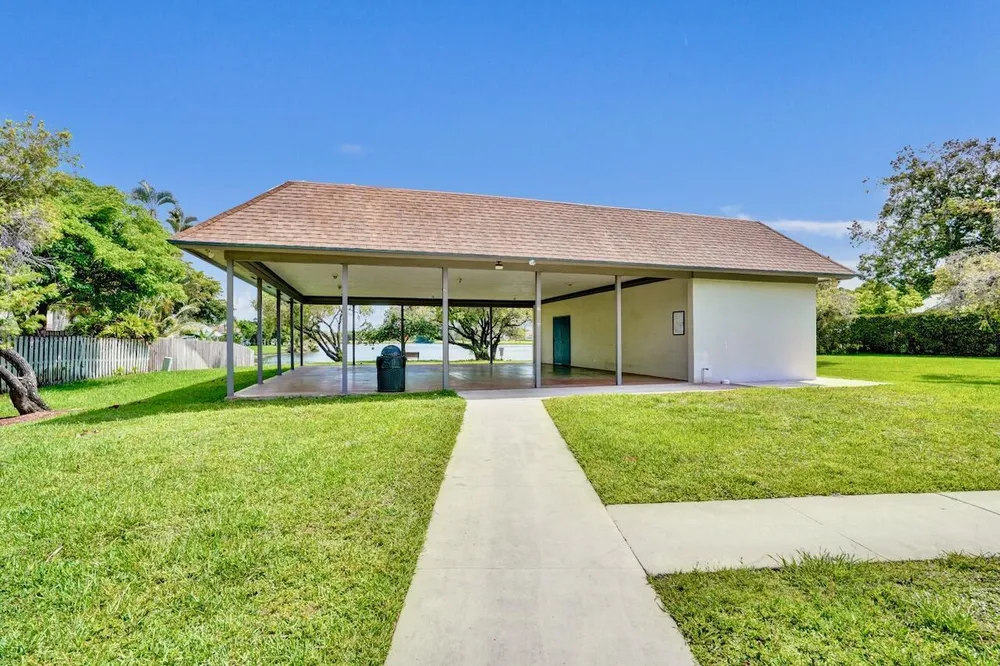 54 Cedar Circle, Boynton Beach, FL 33436