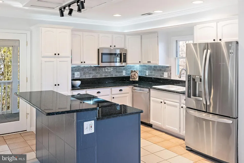 1812 Shore Dr, Annapolis, MD 21401