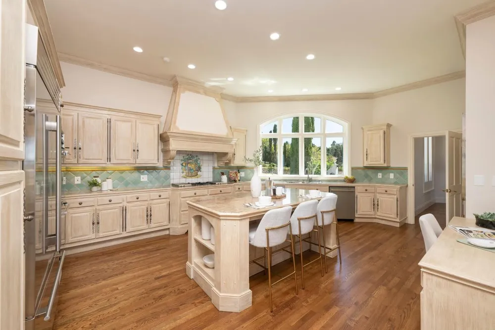 225 Tobin Clark Dr, Hillsborough, CA 94010