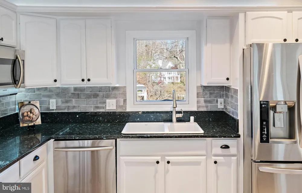 1812 Shore Dr, Annapolis, MD 21401