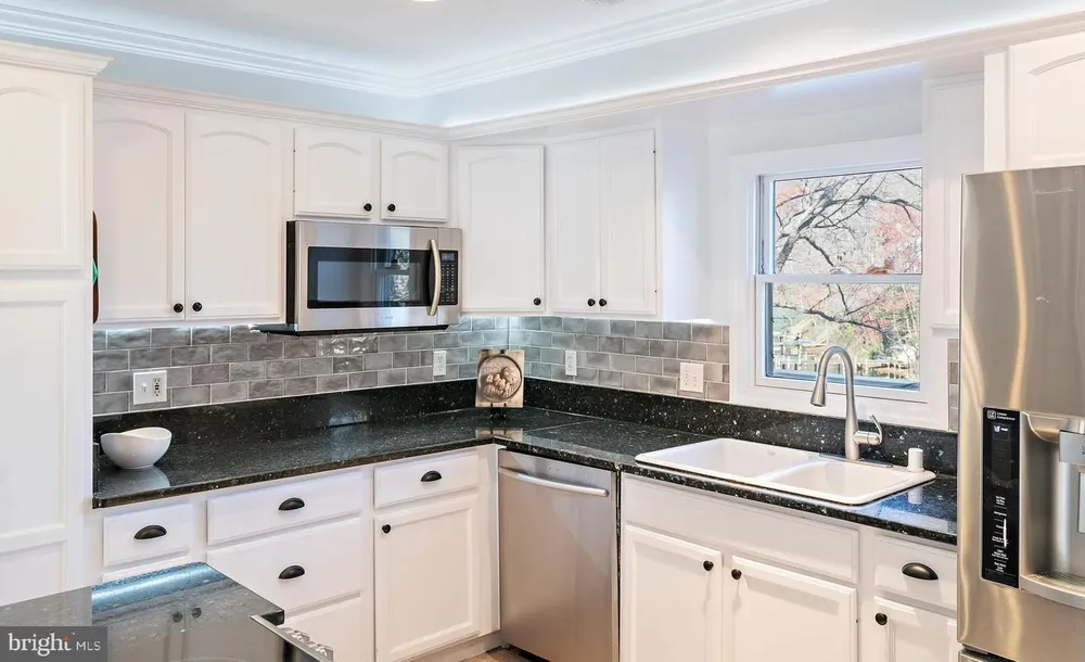1812 Shore Dr, Annapolis, MD 21401