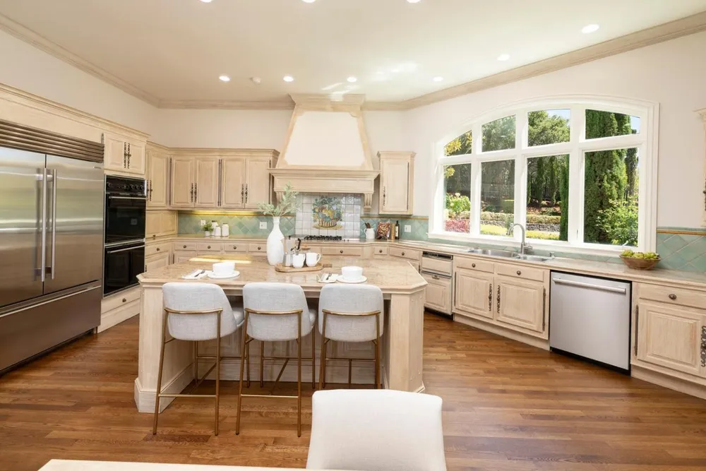 225 Tobin Clark Dr, Hillsborough, CA 94010