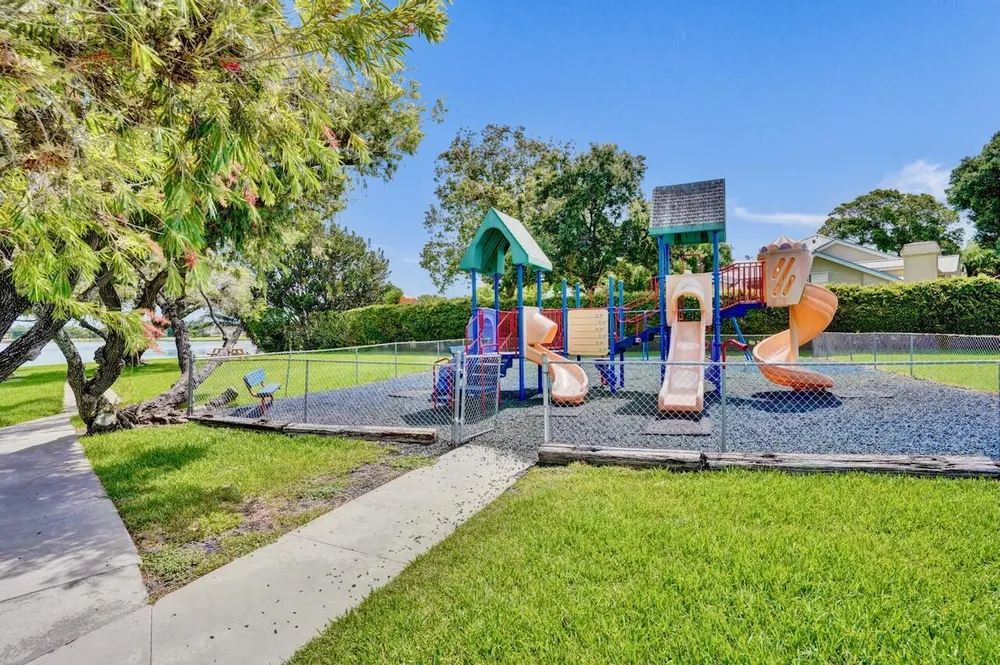 54 Cedar Circle, Boynton Beach, FL 33436