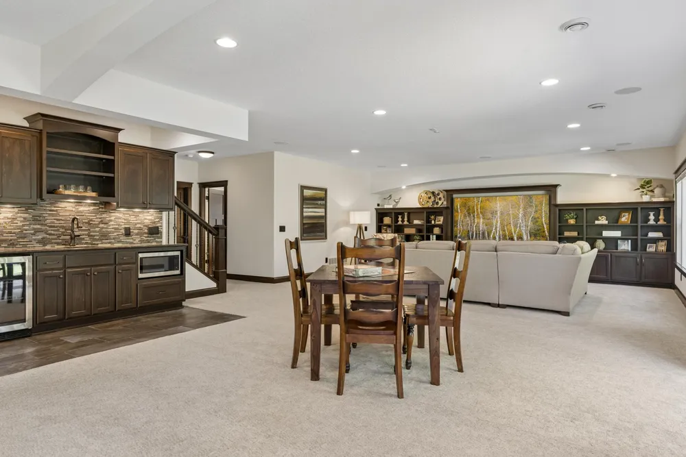 14 Beebe Ave, Mendota Heights, MN 55118