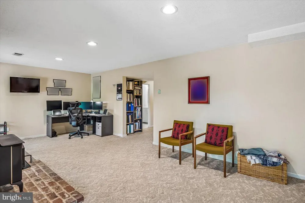 120 Kingswood Rd, Annapolis, MD 21401