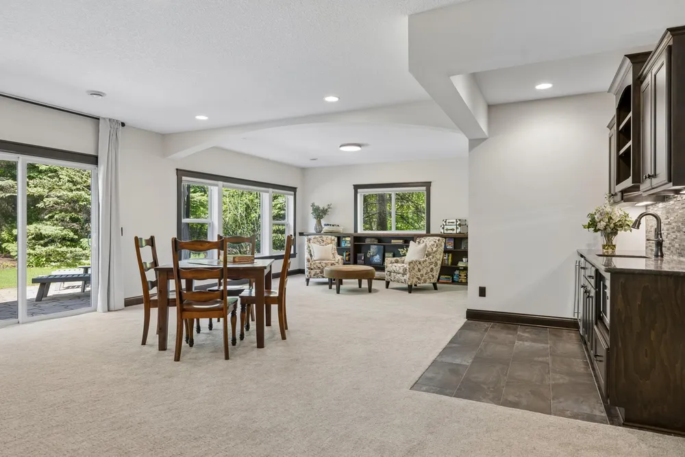 14 Beebe Ave, Mendota Heights, MN 55118
