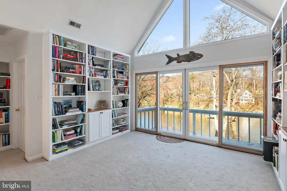 1812 Shore Dr, Annapolis, MD 21401
