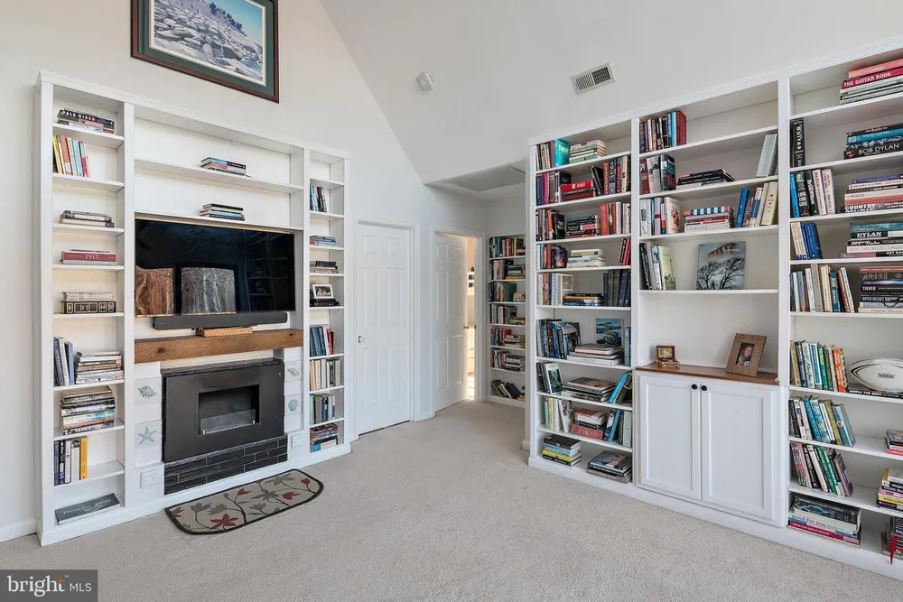 1812 Shore Dr, Annapolis, MD 21401