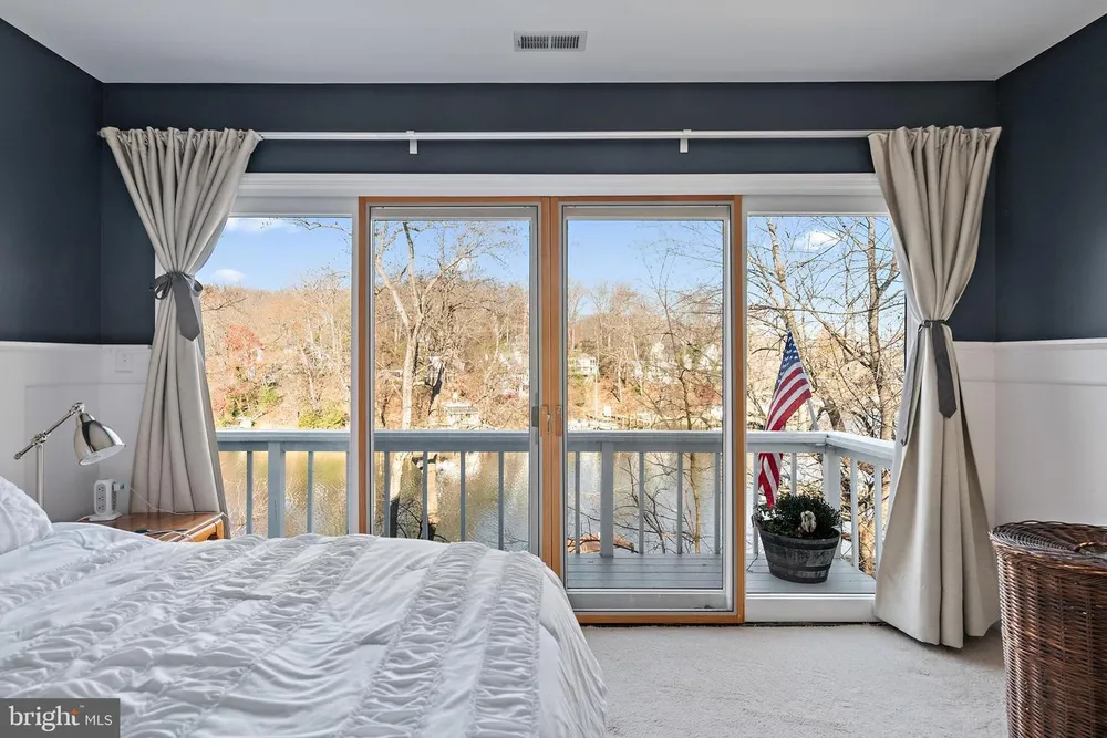 1812 Shore Dr, Annapolis, MD 21401