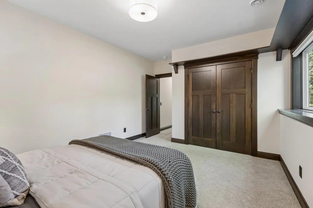 14 Beebe Ave, Mendota Heights, MN 55118