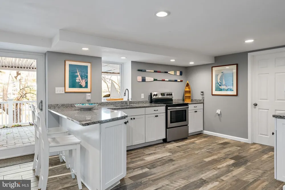 1812 Shore Dr, Annapolis, MD 21401