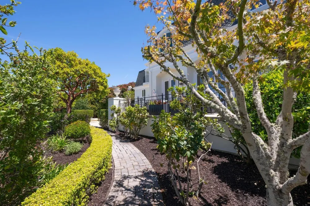 225 Tobin Clark Dr, Hillsborough, CA 94010