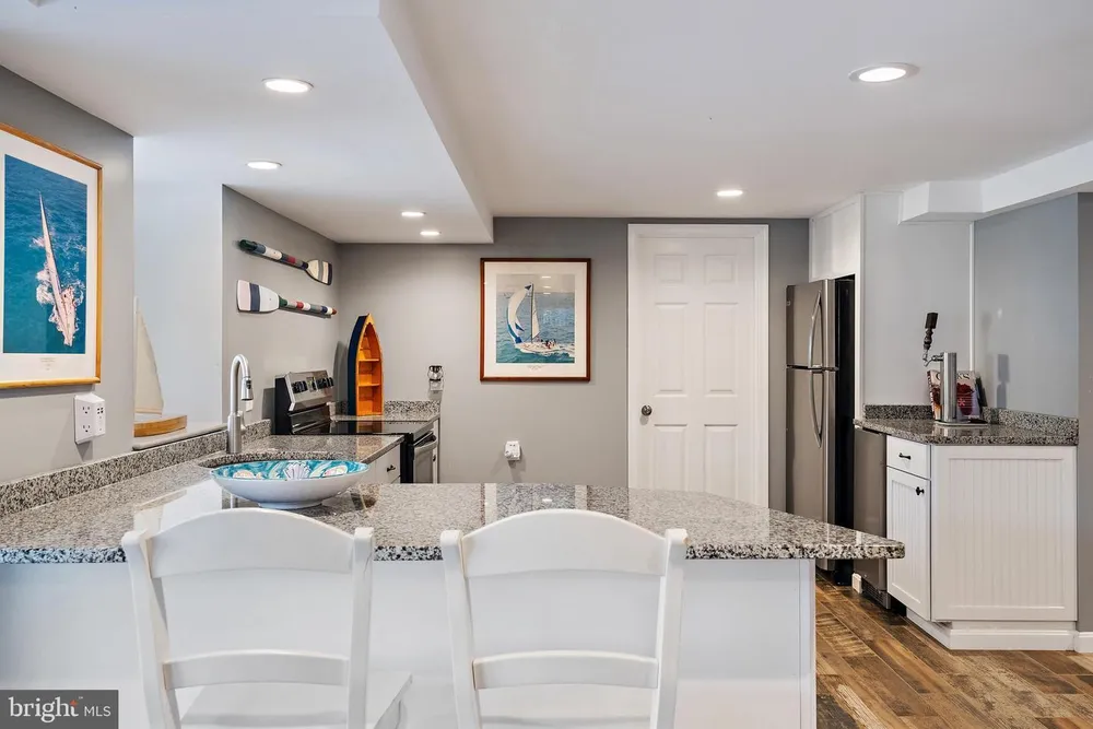 1812 Shore Dr, Annapolis, MD 21401