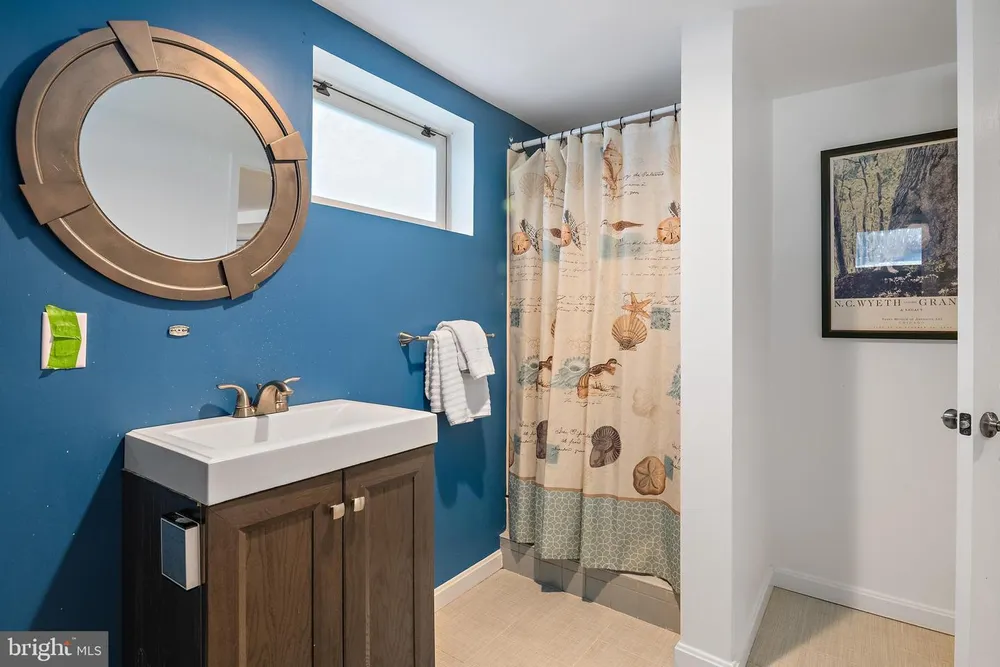 1812 Shore Dr, Annapolis, MD 21401