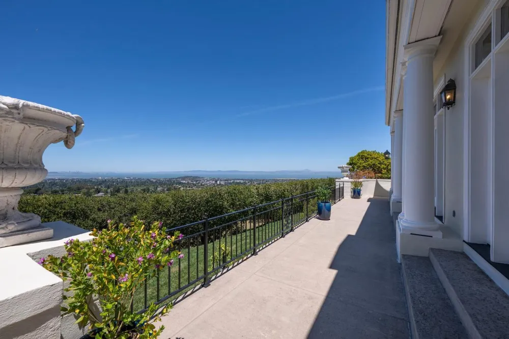 225 Tobin Clark Dr, Hillsborough, CA 94010
