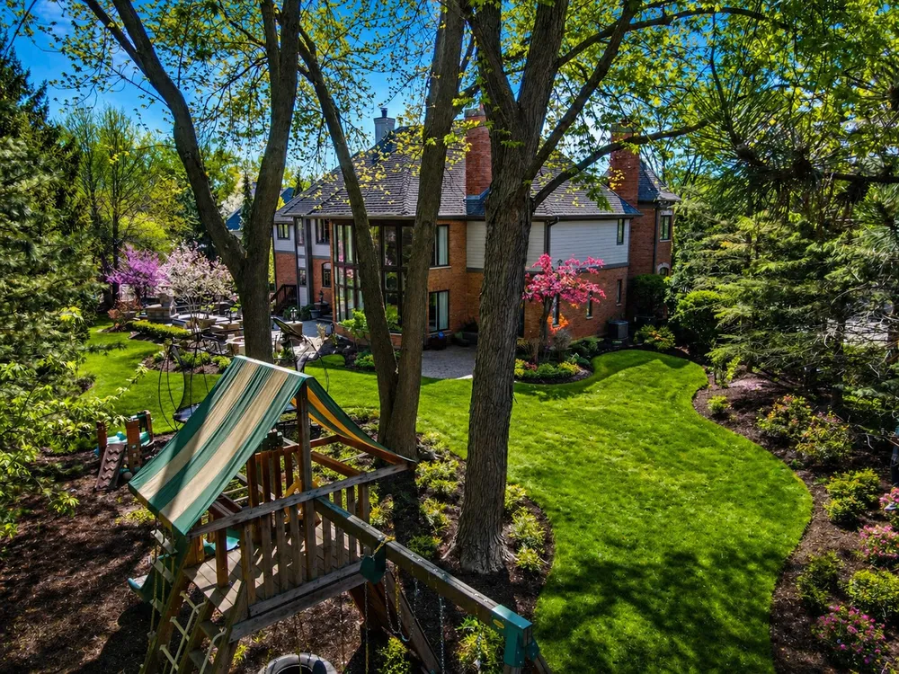 599 Chateaux Bourne Dr, Barrington, IL 60010