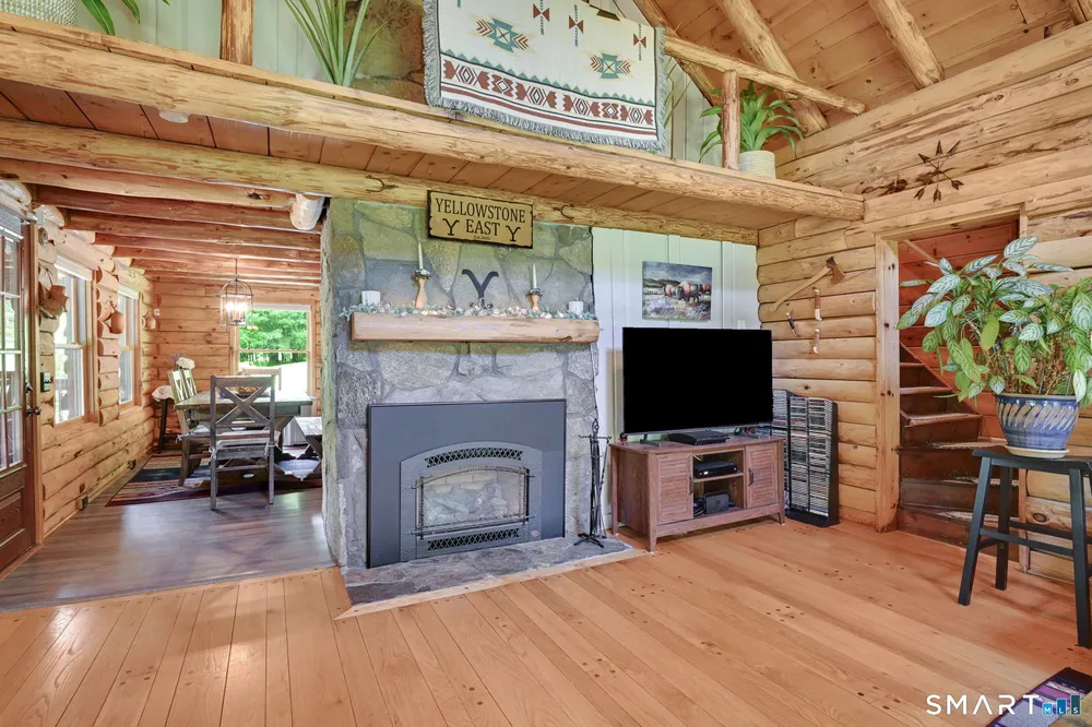 235 Middle Haddam Rd, East Hampton, CT 06424
