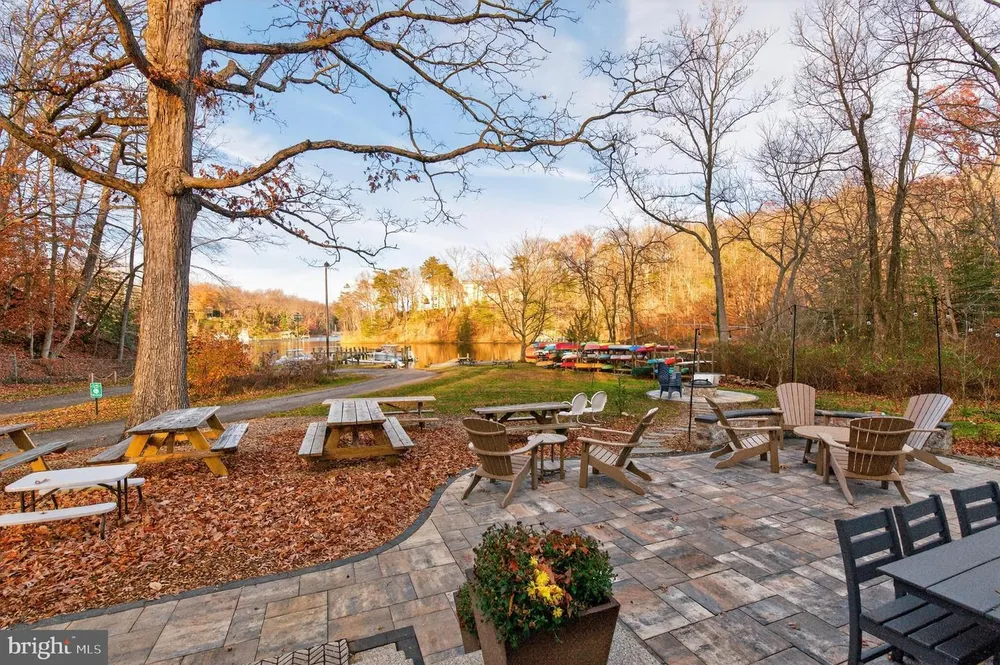 1812 Shore Dr, Annapolis, MD 21401
