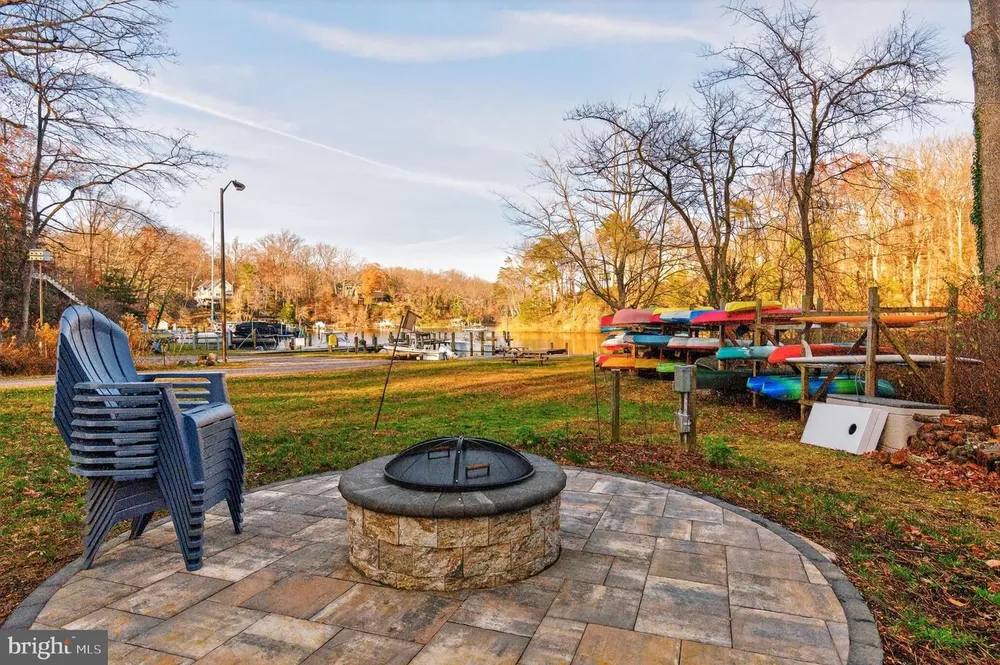1812 Shore Dr, Annapolis, MD 21401