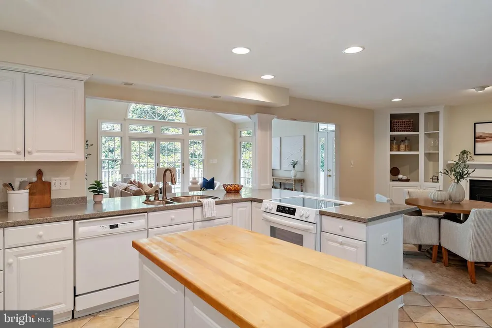 2 Tolson St, Annapolis, MD 21401