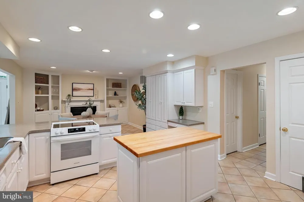 2 Tolson St, Annapolis, MD 21401