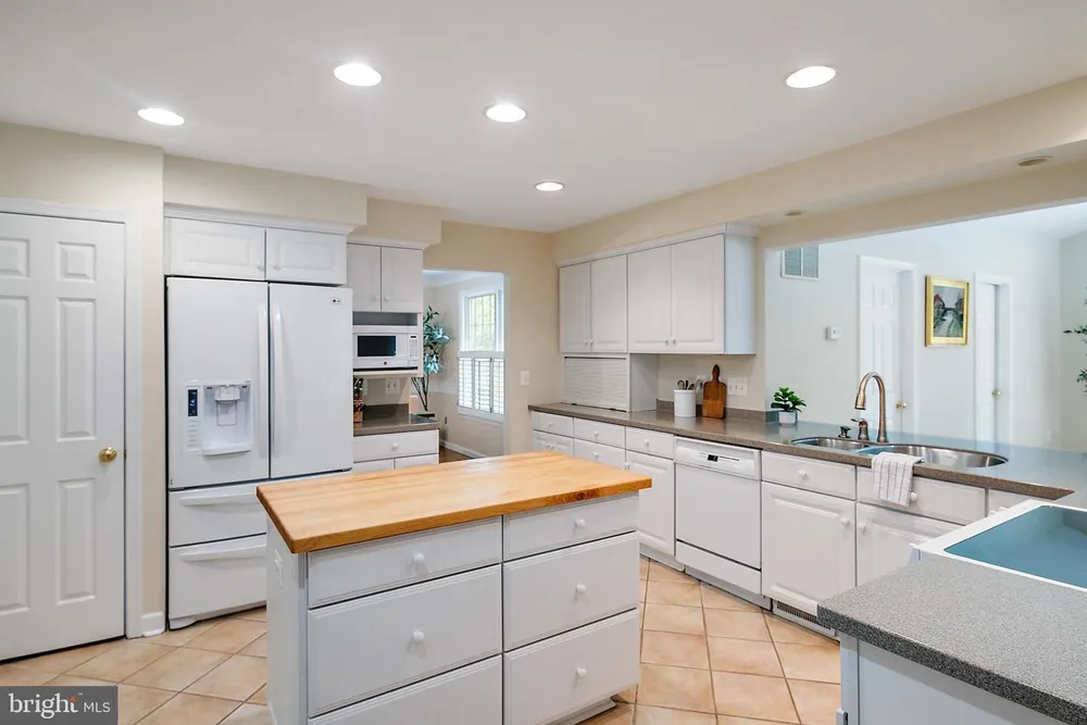 2 Tolson St, Annapolis, MD 21401