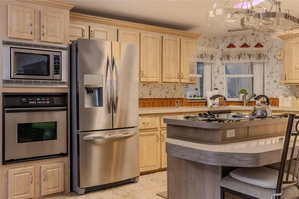 2100 Kings Hwy, Port Charlotte, FL 33980