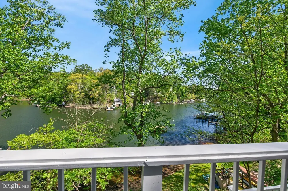 1812 Shore Dr, Annapolis, MD 21401