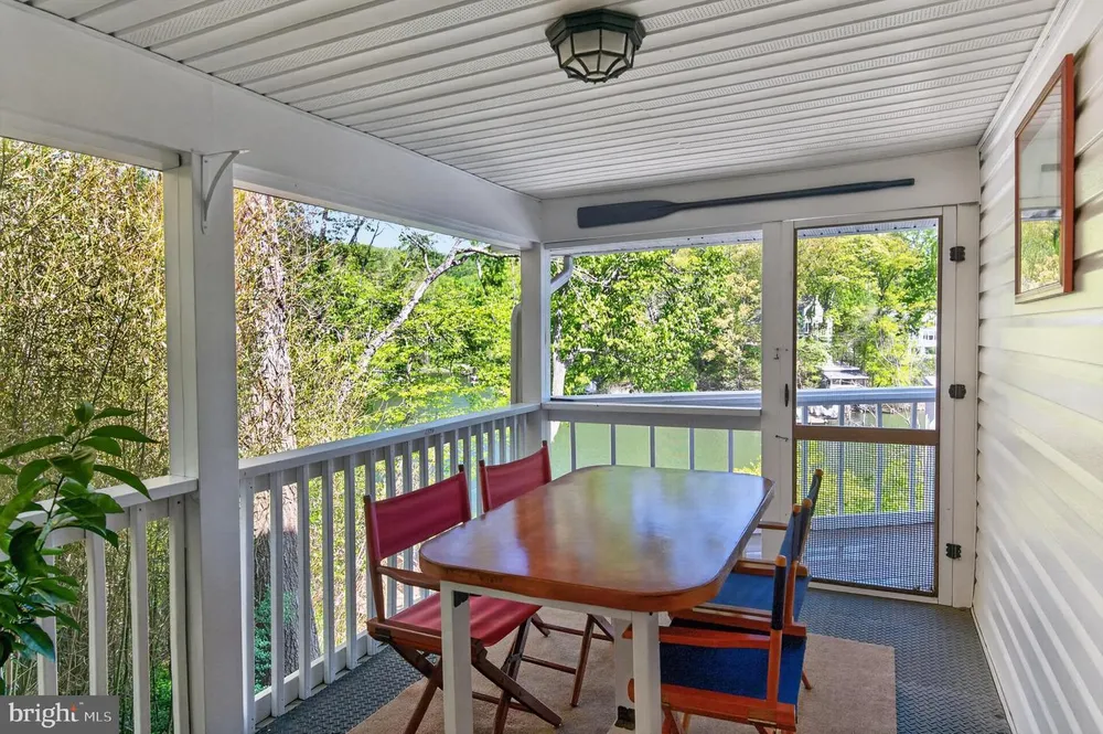 1812 Shore Dr, Annapolis, MD 21401