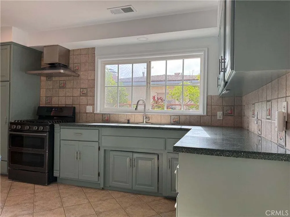 1467 W Roberta Ave, Fullerton, CA 92833