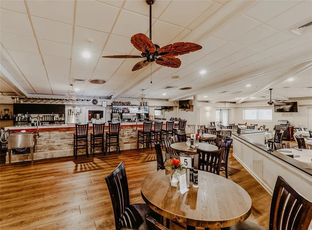 2100 Kings Hwy, Port Charlotte, FL 33980