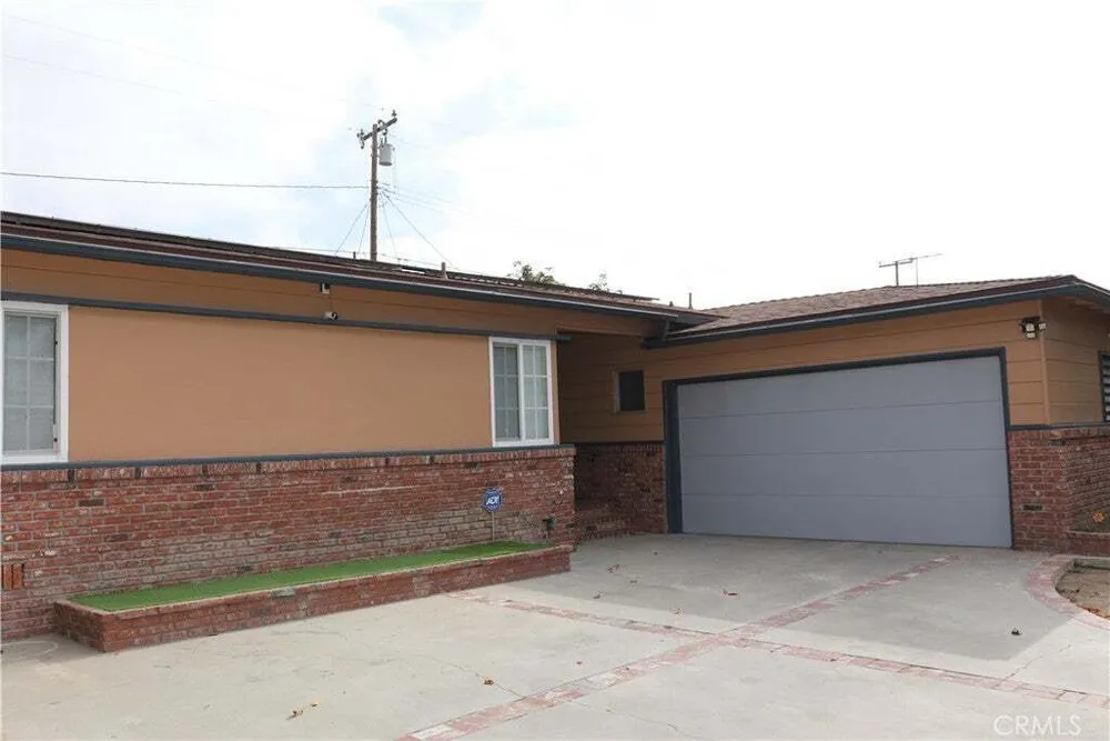 1467 W Roberta Ave, Fullerton, CA 92833