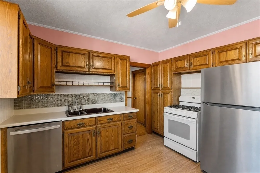 745 Park Ave, Revere, MA 02151