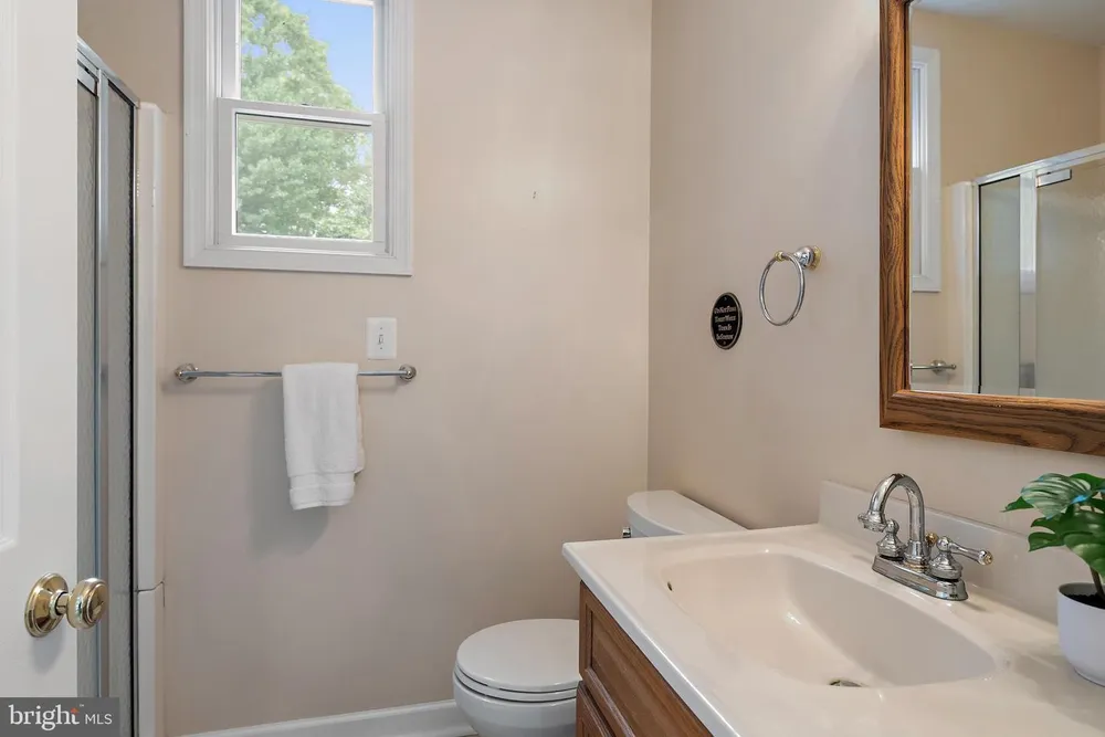 2 Tolson St, Annapolis, MD 21401