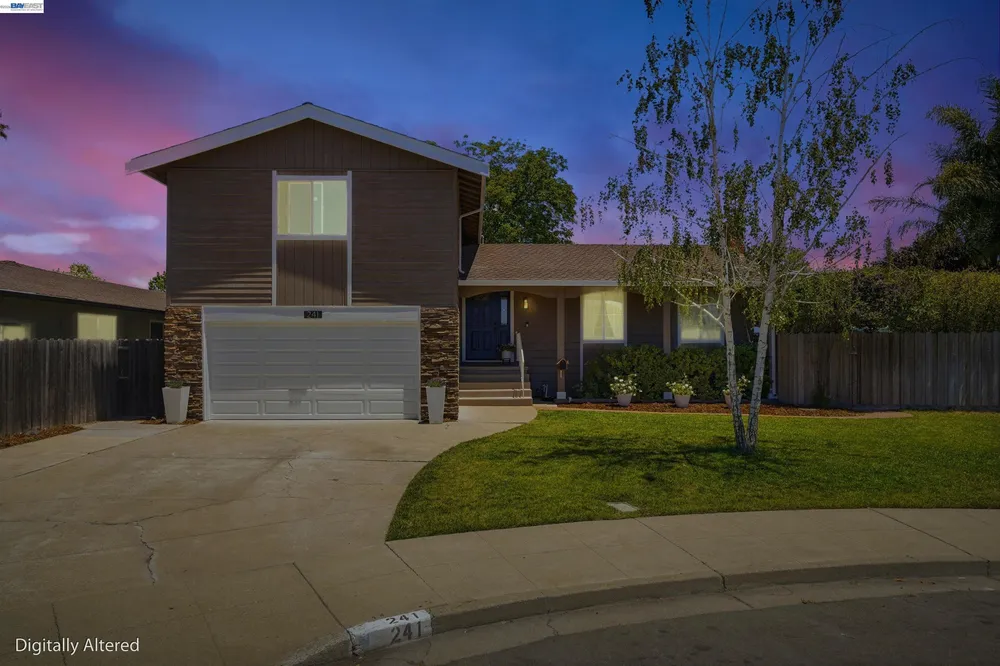 241 Garnet Dr, Livermore, CA 94550