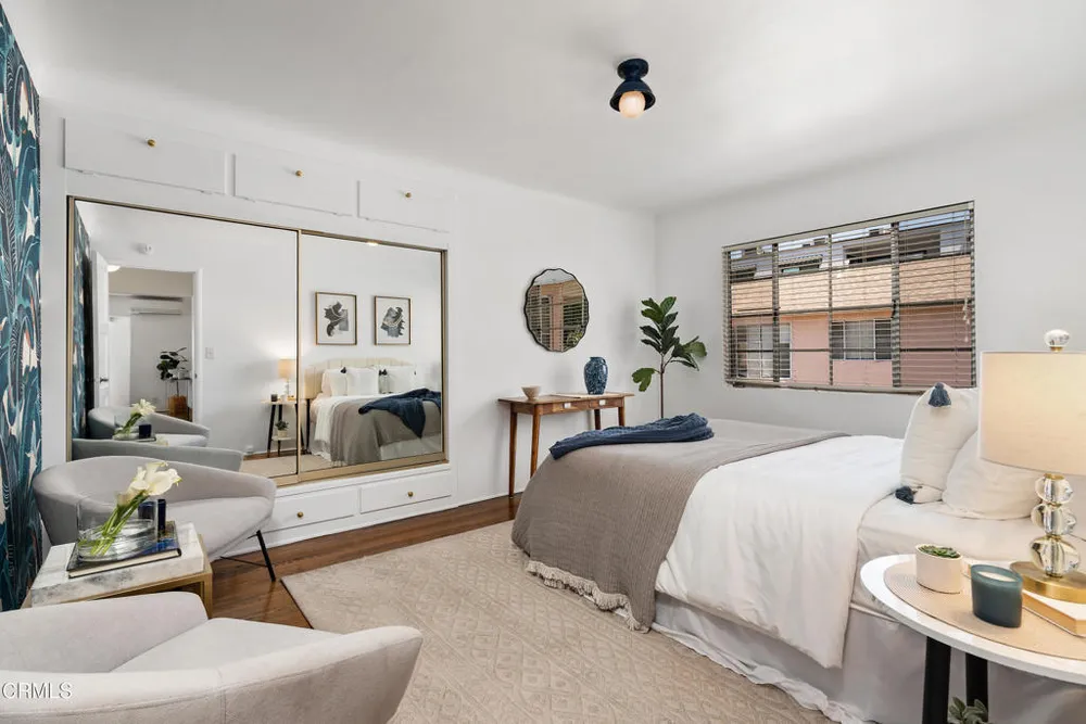 297 S Madison Ave, Pasadena, CA 91101