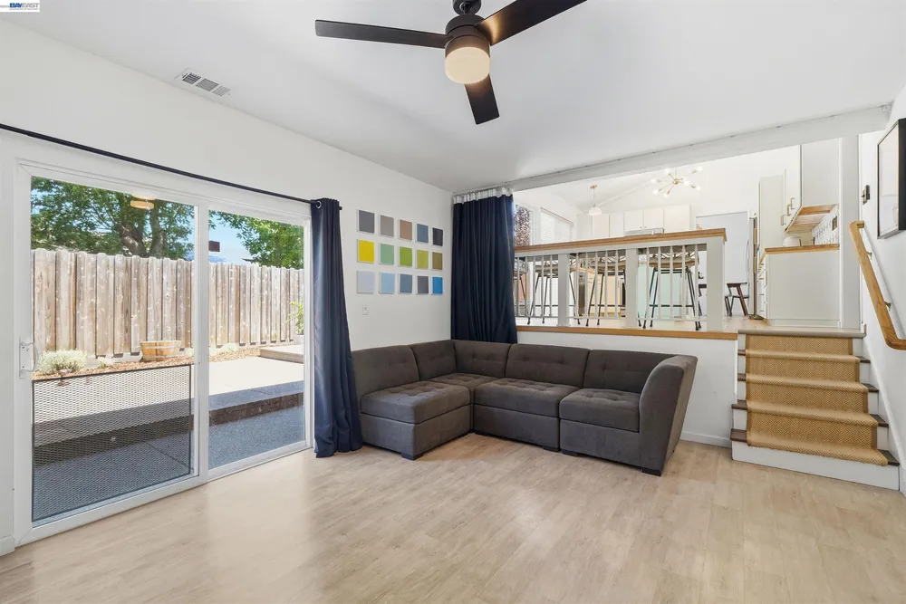 241 Garnet Dr, Livermore, CA 94550