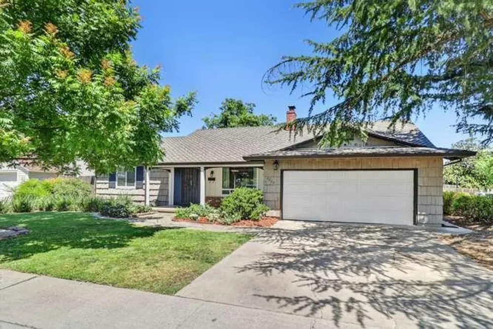 2228 Morse Ave, Sacramento, CA 95825
