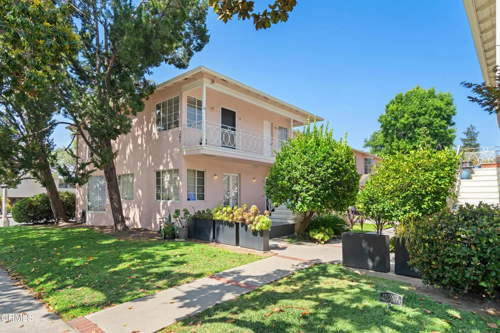 297 S Madison Ave, Pasadena, CA 91101