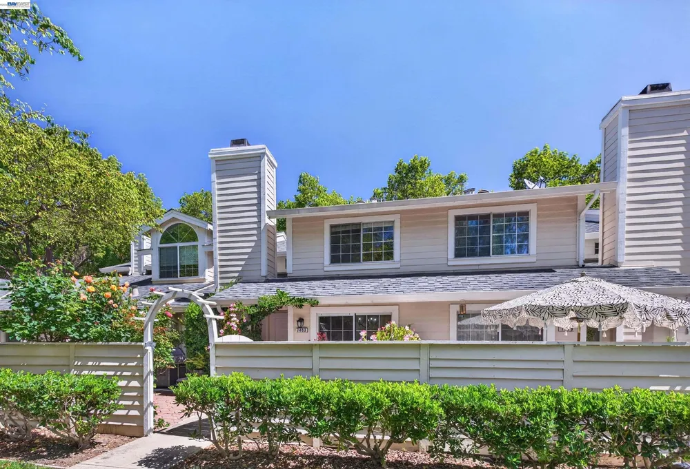 7483 Stonedale Dr, Pleasanton, CA 94588