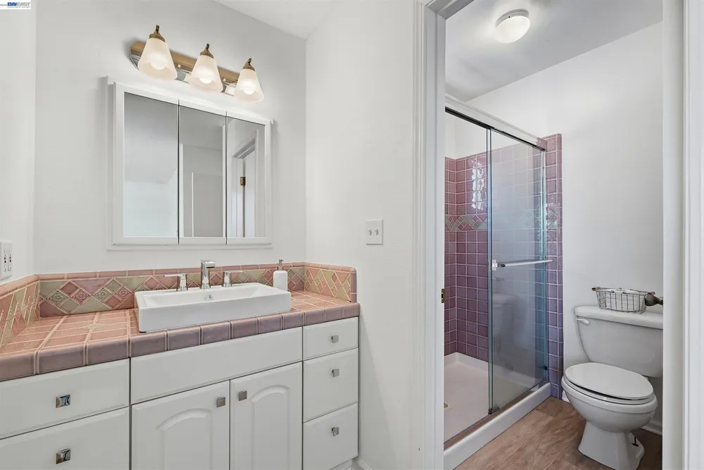 241 Garnet Dr, Livermore, CA 94550